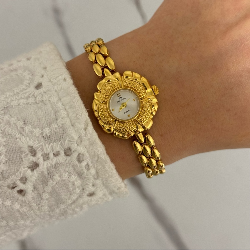 American Vintage Gold Women's Watch